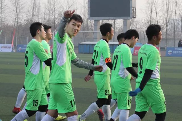 詹姆斯63+21沃特斯40分周琦25分 天津大胜广东